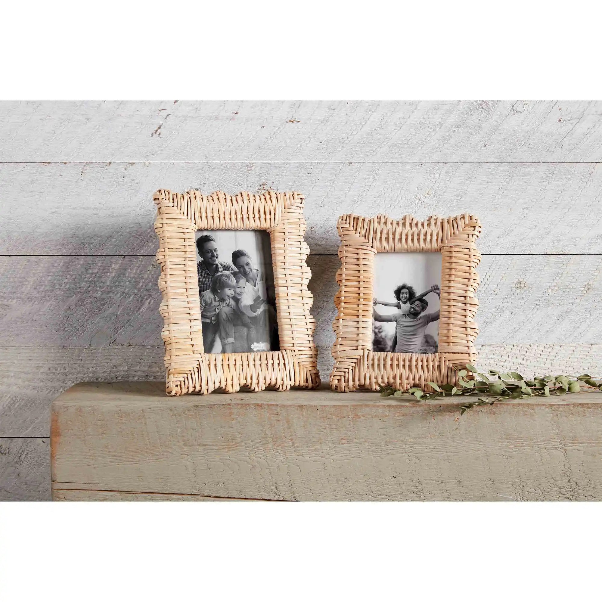 Mud Pie Scalloped Rattan Picture Frame - Thumbnail 2