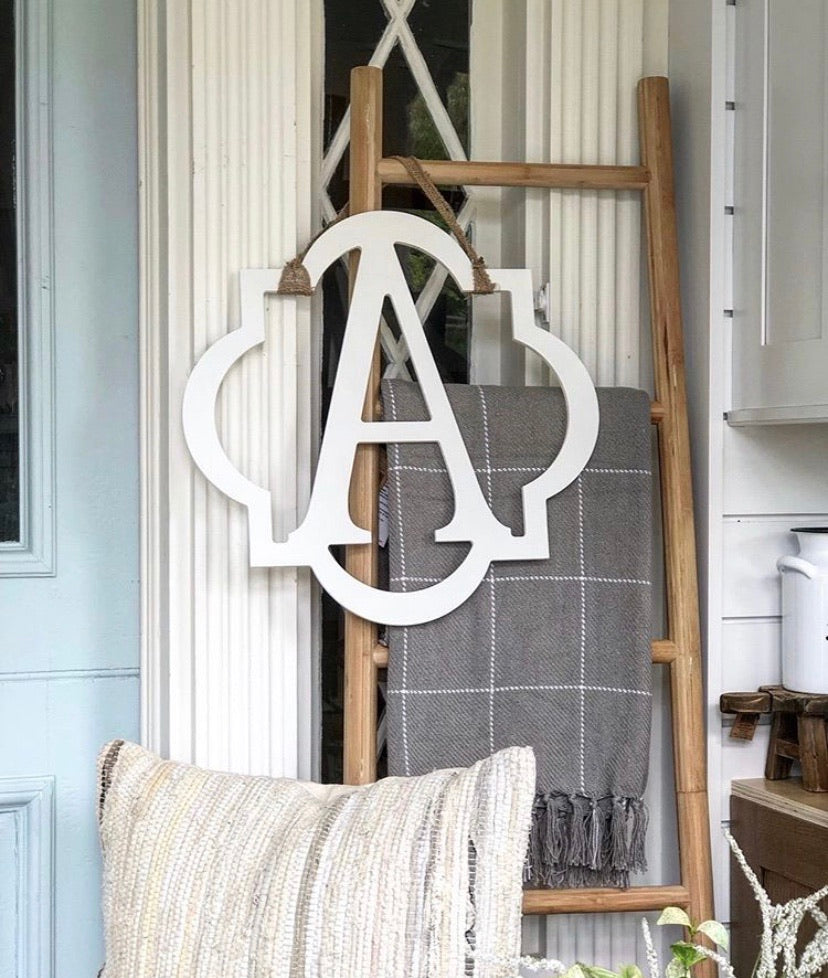 Quatrefoil Initial Door Hanger - Thumbnail 2